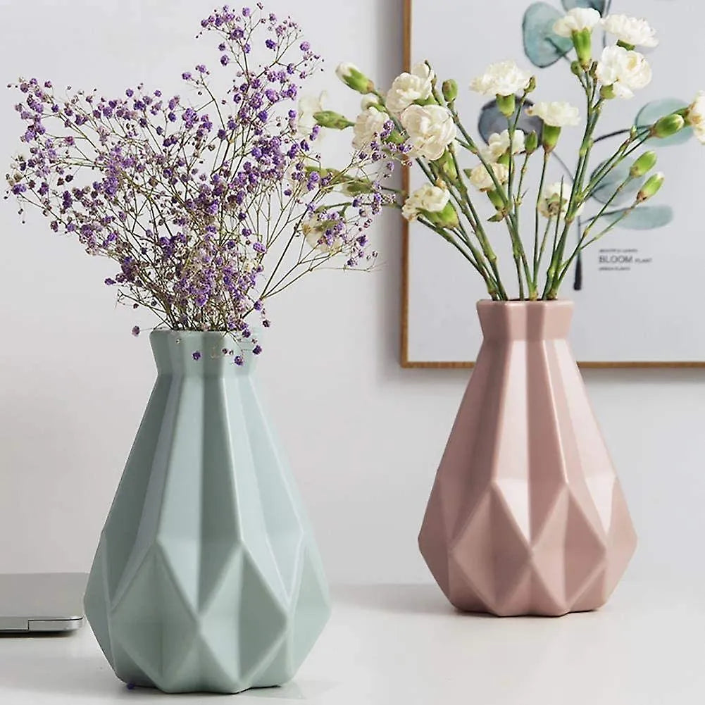 Diamond Pattern Plastic Flower Vase