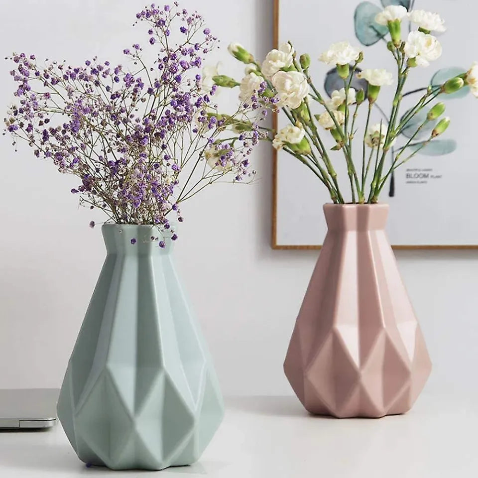 Diamond Pattern Plastic Flower Vase